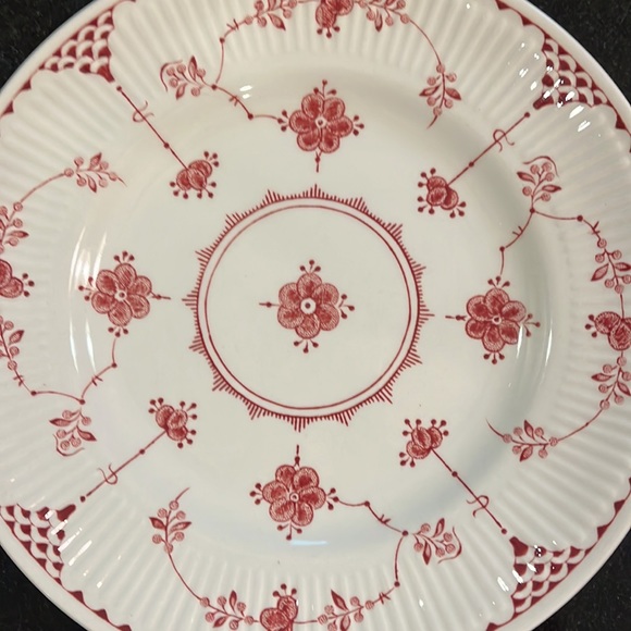 Erica Pink (White) Bread or Salad 7" Plates by FRANCISCAN - Set of 4 - Picture 5 of 7